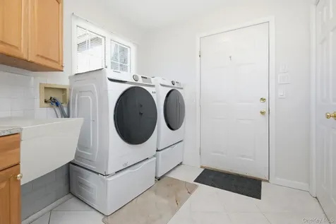 15 Ellis Drive White Plains NY 10605