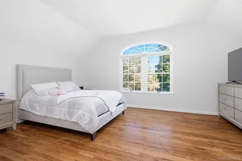 15 Ellis Drive White Plains NY 10605