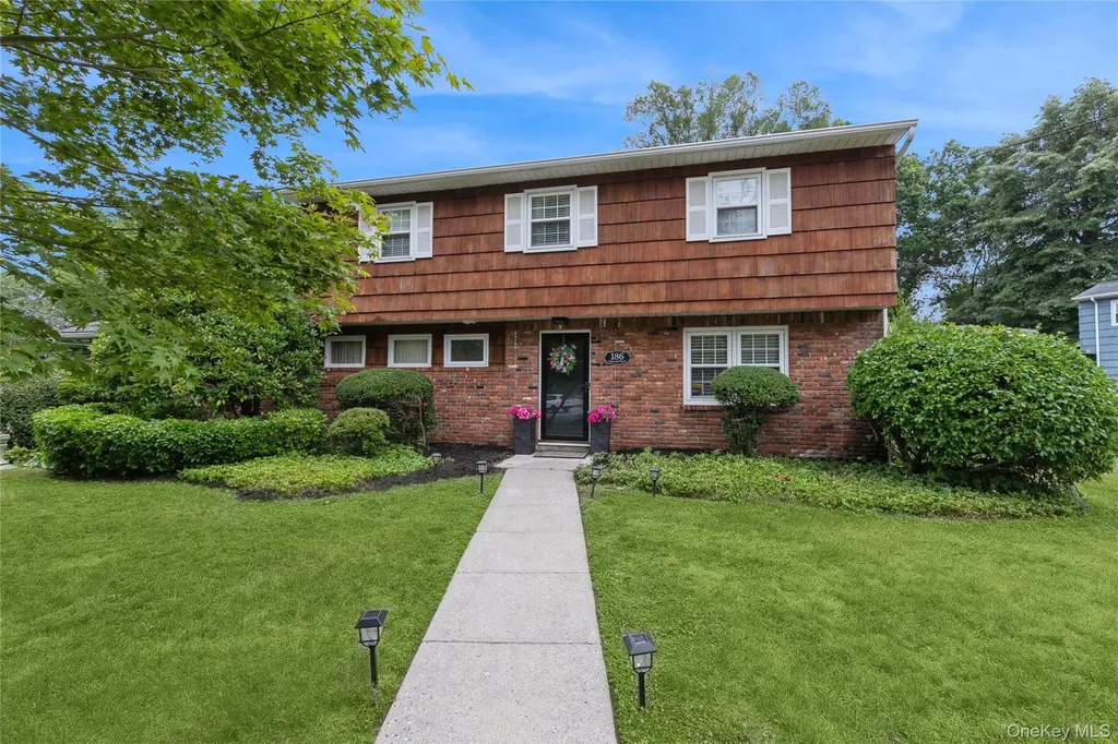 186 Oakwood Road Huntington Station NY 11746