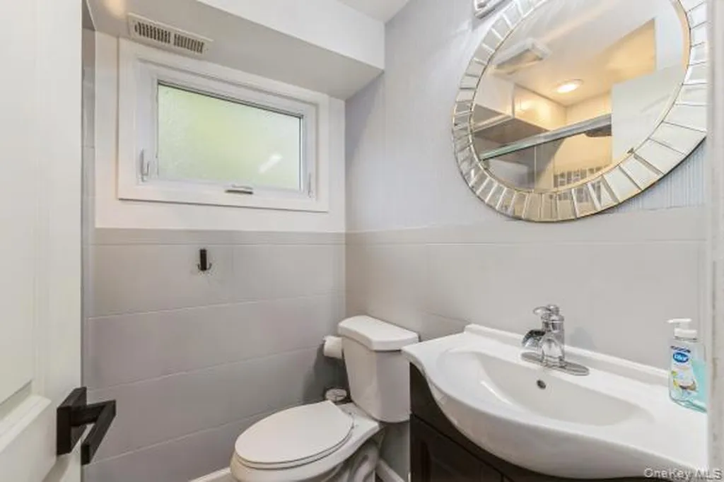 186 Oakwood Road Huntington Station NY 11746