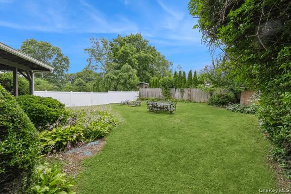 186 Oakwood Road Huntington Station NY 11746