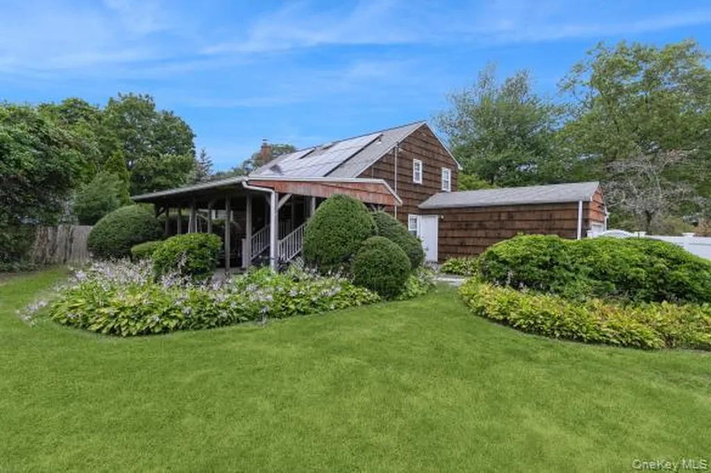 186 Oakwood Road Huntington Station NY 11746