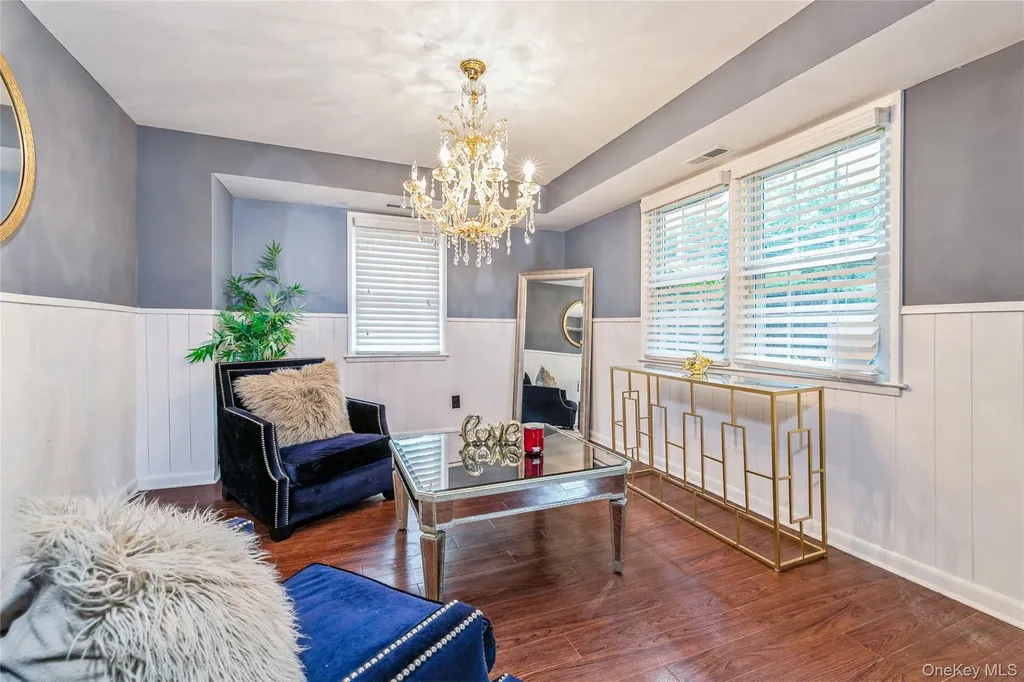 186 Oakwood Road Huntington Station NY 11746