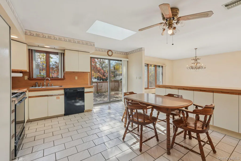 24 Brenda Lane Bardonia NY 10954