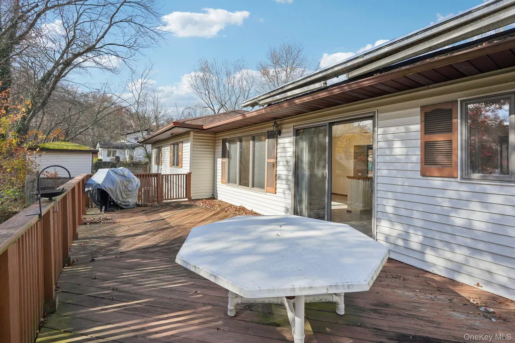 24 Brenda Lane Bardonia NY 10954
