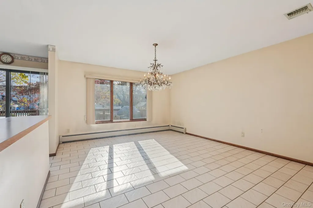 24 Brenda Lane Bardonia NY 10954