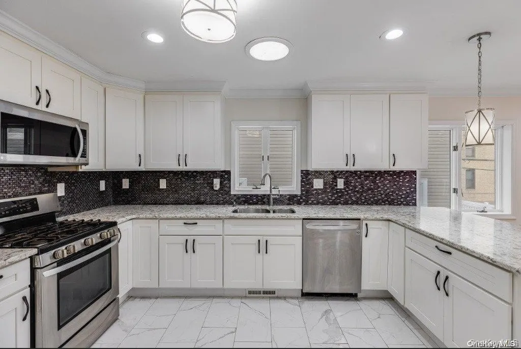 44 W Penn Street Long Beach NY 11561
