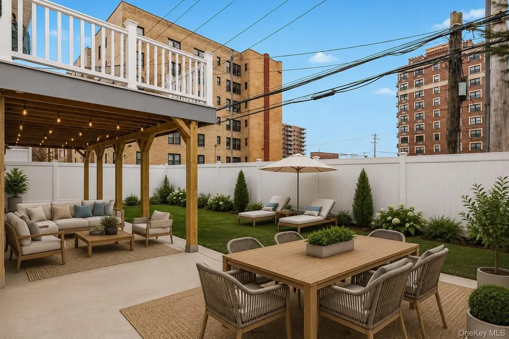 44 W Penn Street Long Beach NY 11561
