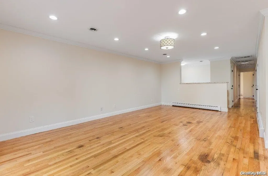 44 W Penn Street Long Beach NY 11561