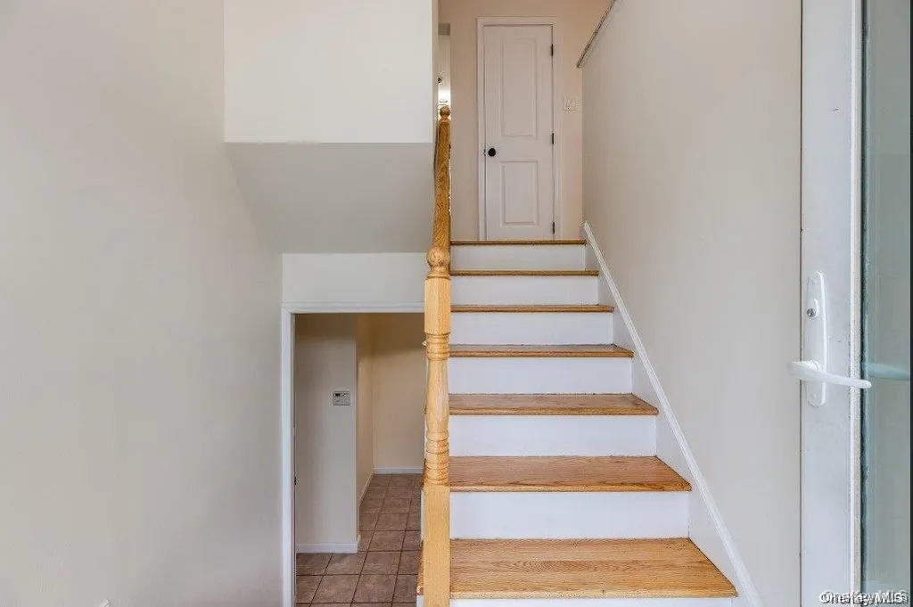 44 W Penn Street Long Beach NY 11561