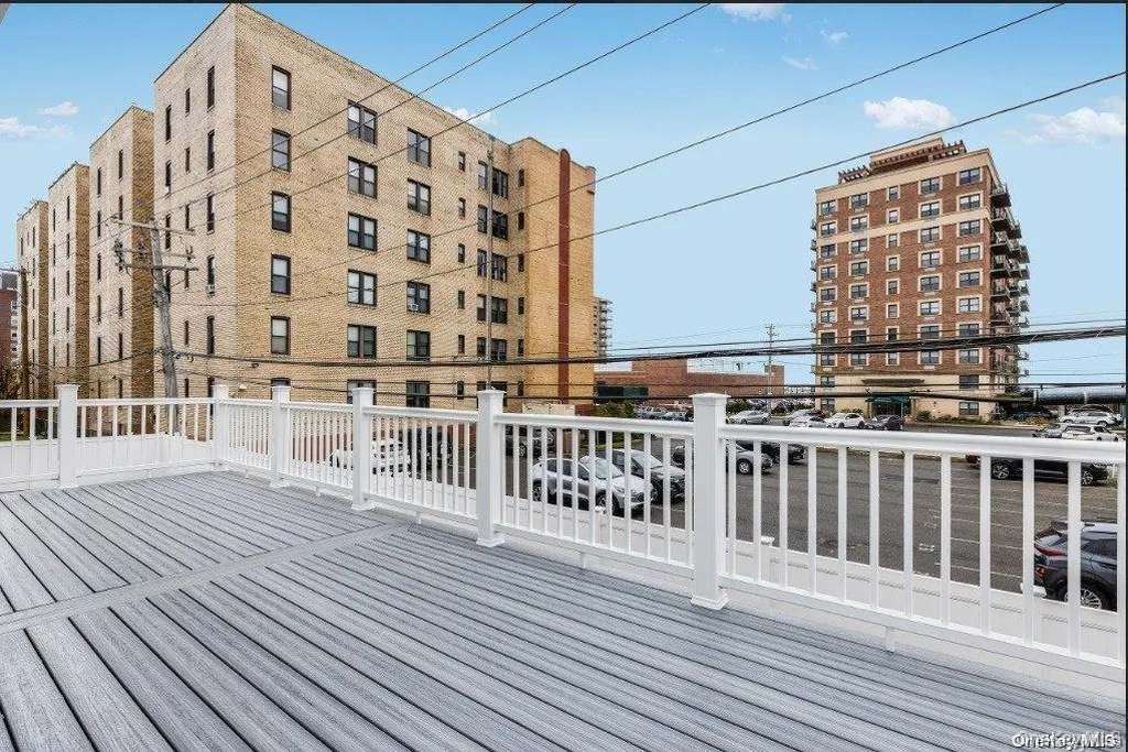 44 W Penn Street Long Beach NY 11561