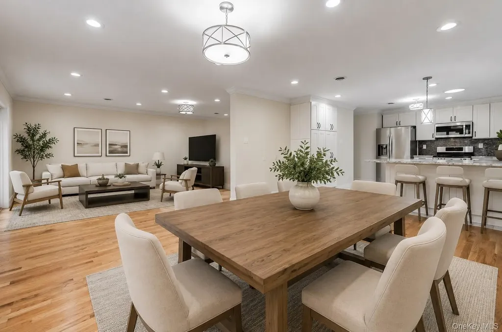 44 W Penn Street Long Beach NY 11561