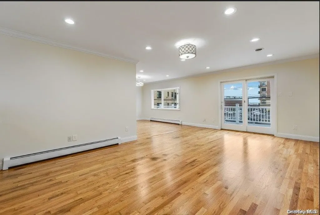 44 W Penn Street Long Beach NY 11561