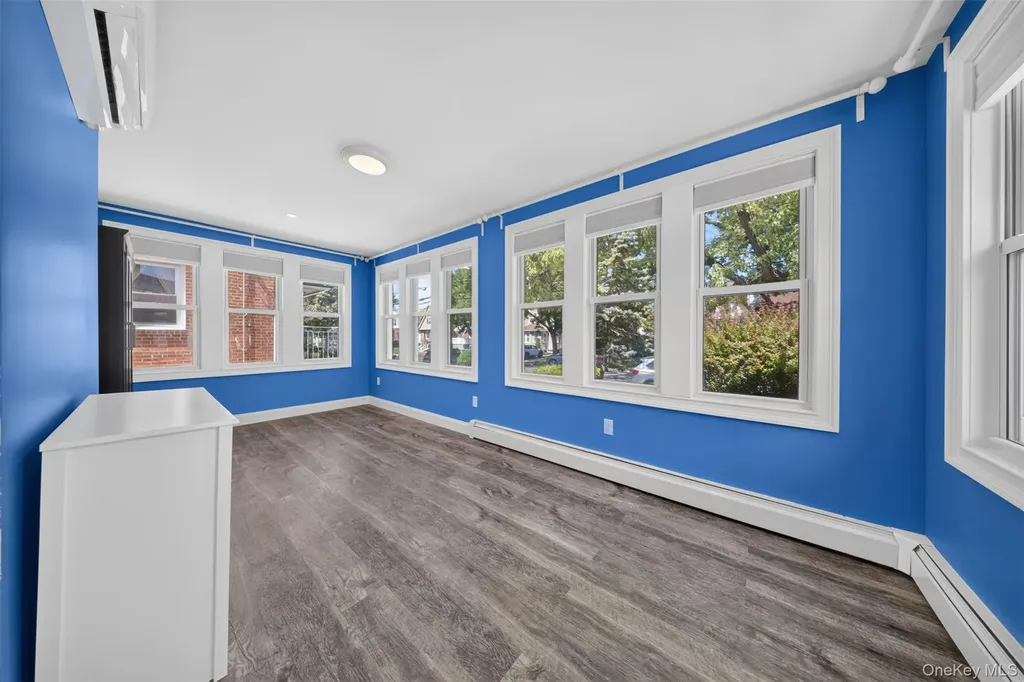 3822 205th Street Bayside NY 11361