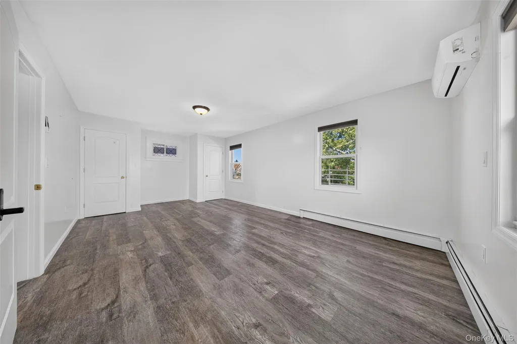 3822 205th Street Bayside NY 11361