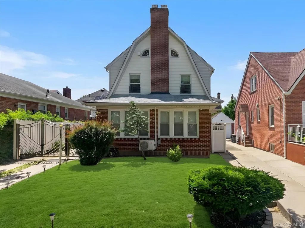 3822 205th Street Bayside NY 11361
