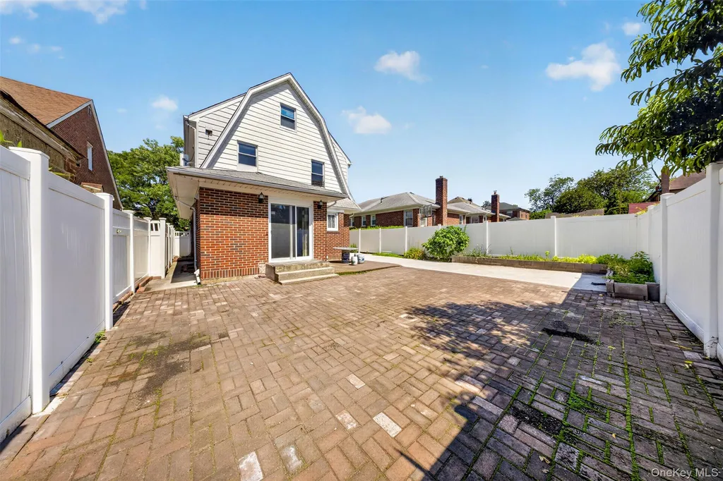 3822 205th Street Bayside NY 11361