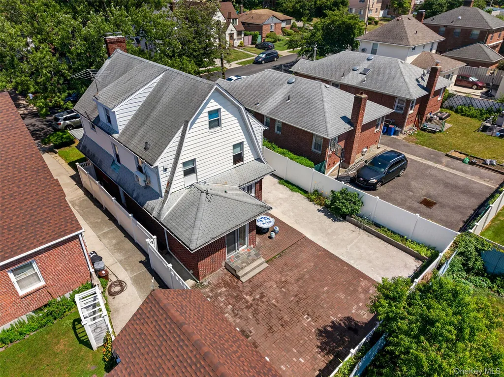 3822 205th Street Bayside NY 11361