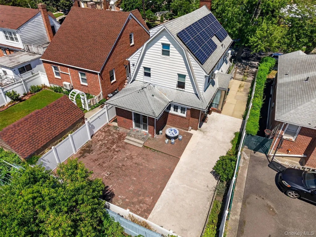 3822 205th Street Bayside NY 11361