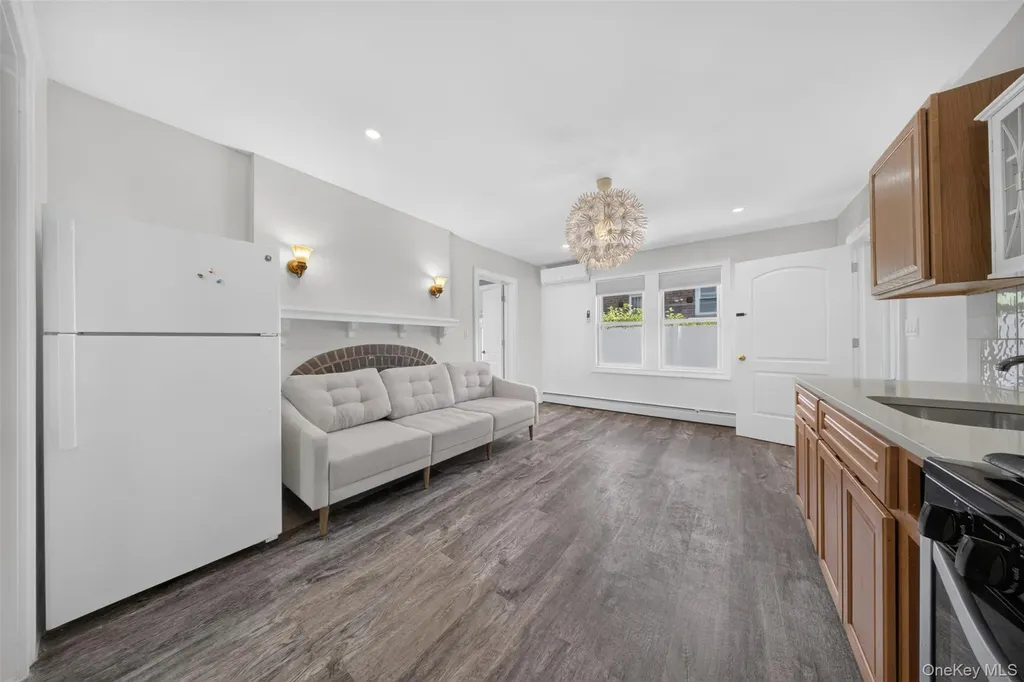 3822 205th Street Bayside NY 11361