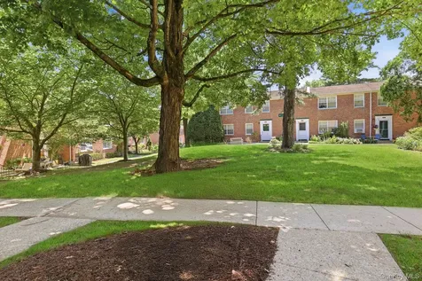 186 Pinewood Road Hartsdale NY 10530