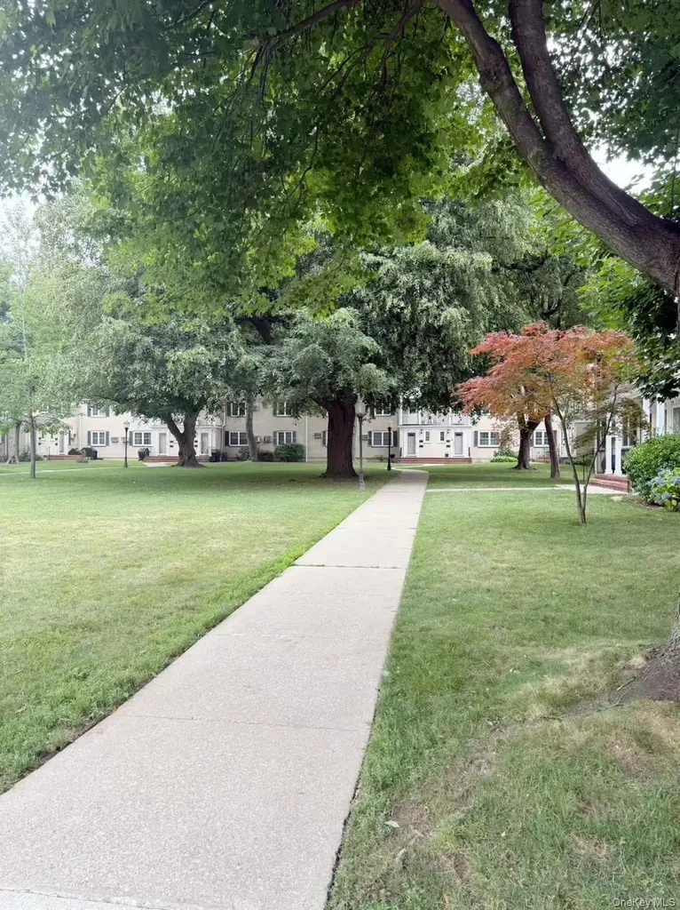 223-30 65th Avenue Oakland Gardens NY 11364