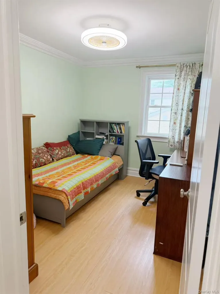 223-30 65th Avenue Oakland Gardens NY 11364