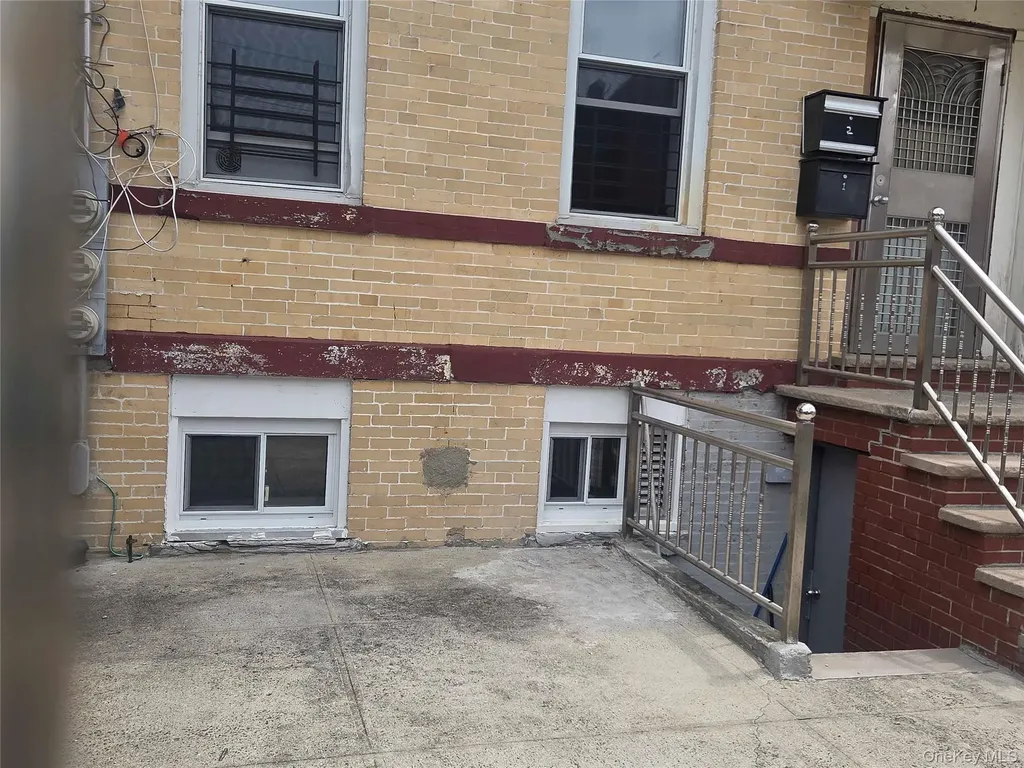 441 Ashford Street Brooklyn NY 11207