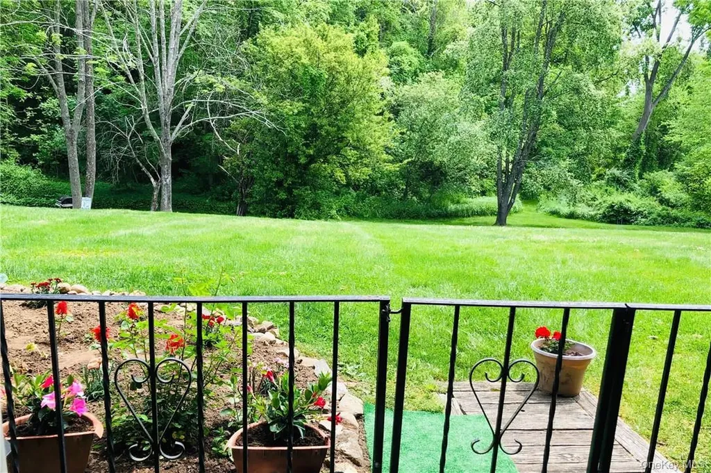 315 Fox Run Lane Carmel NY 10512