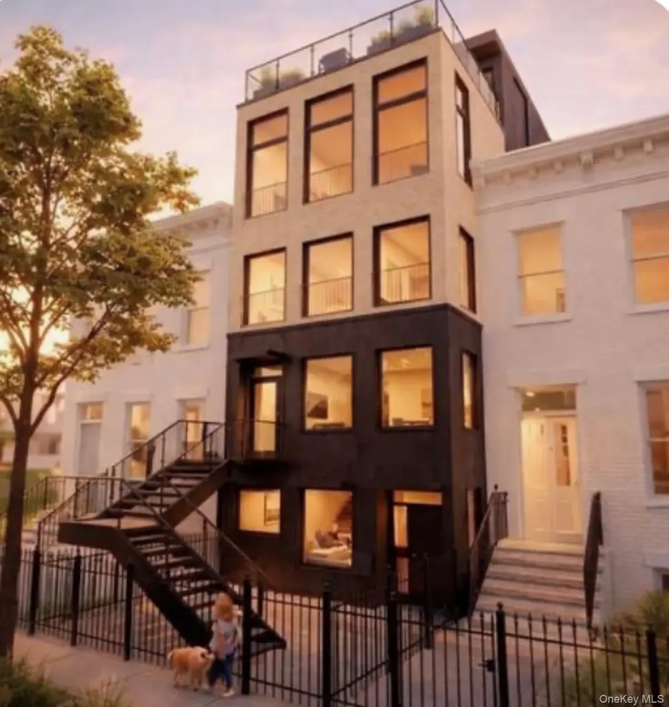 133 Dumont Avenue Brooklyn NY 11212