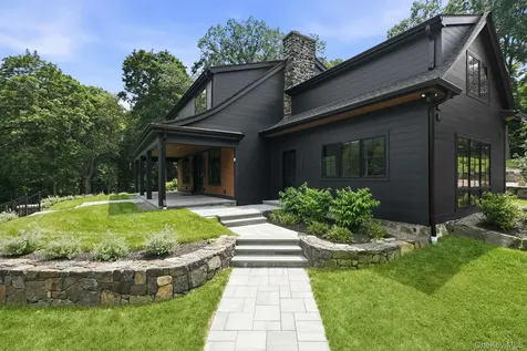 77 Montrose Station Road Montrose NY 10548