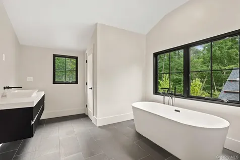 77 Montrose Station Road Montrose NY 10548