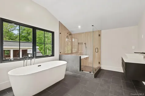 77 Montrose Station Road Montrose NY 10548