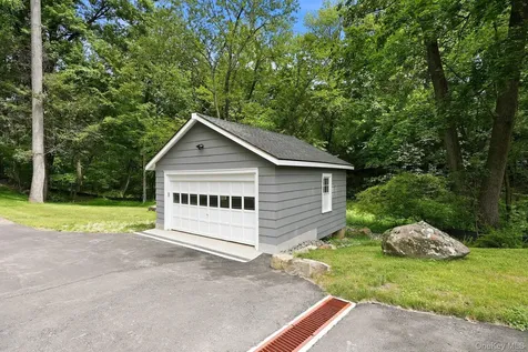 77 Montrose Station Road Montrose NY 10548