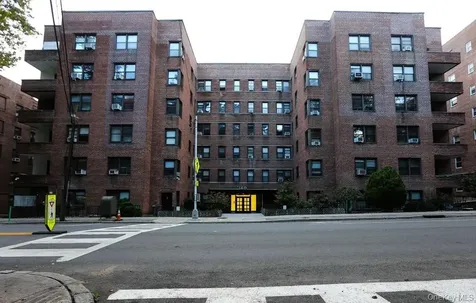 140 E Hartsdale Avenue Hartsdale NY 10530