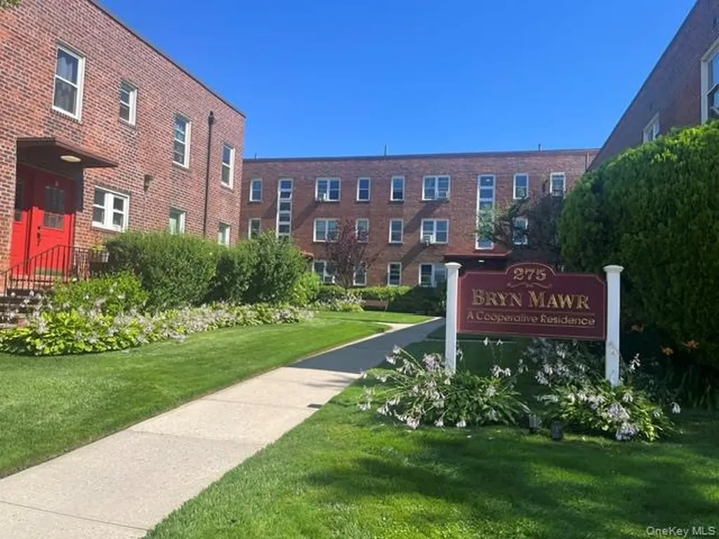 275 Maple Avenue Rockville Centre NY 11570