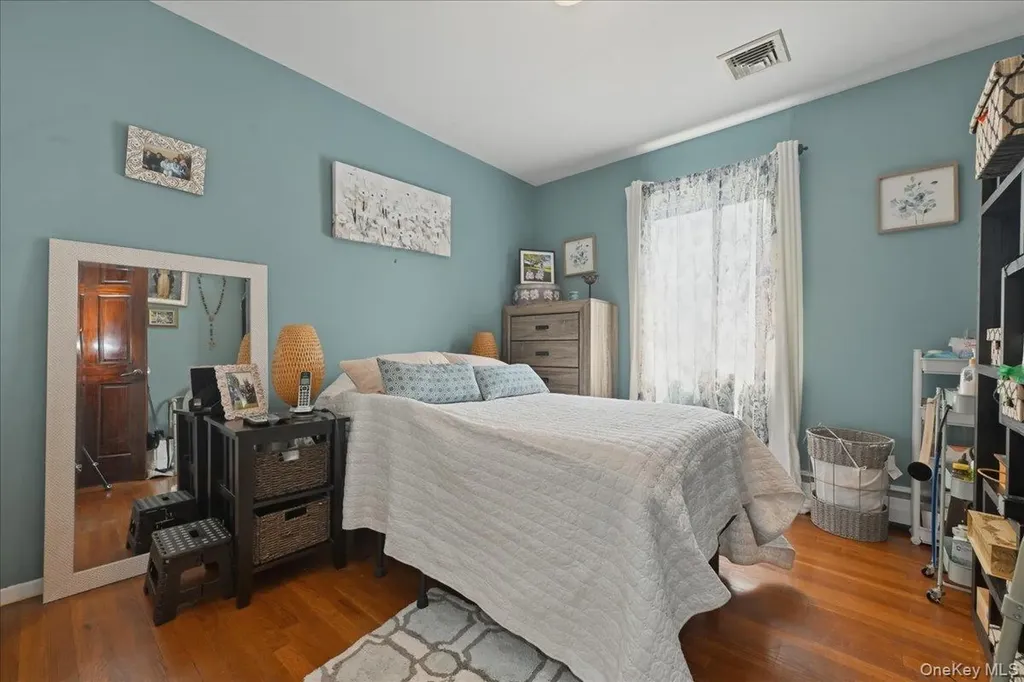 844 Park Lane North Woodmere NY 11581