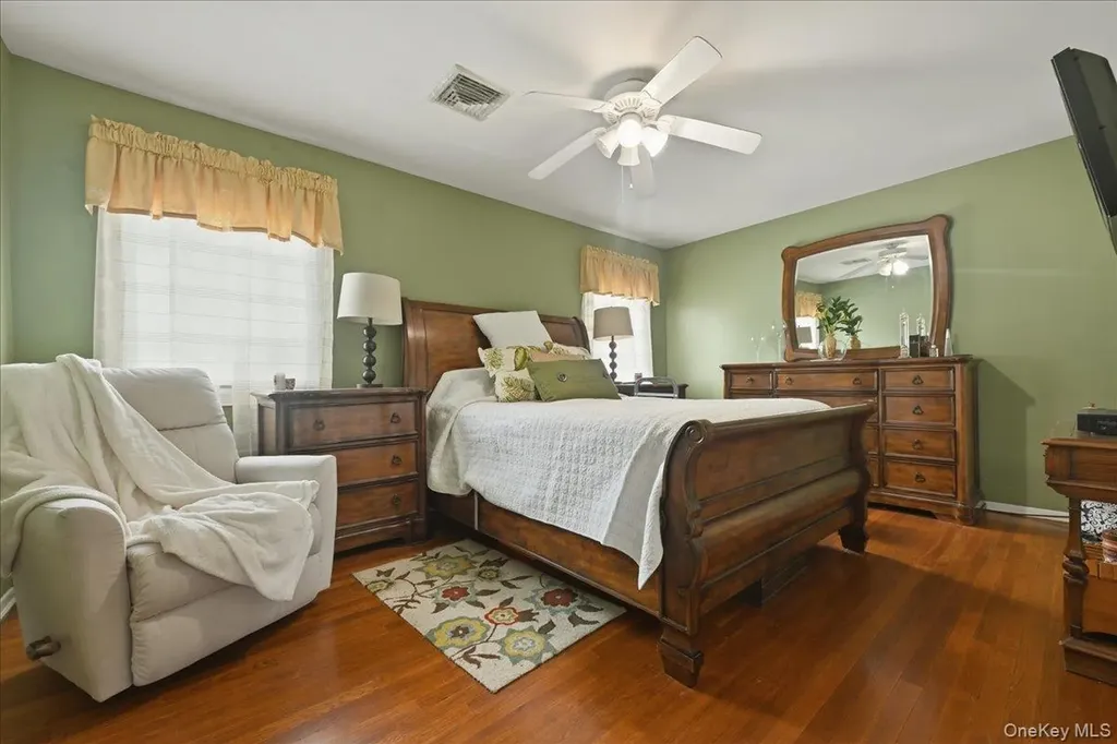 844 Park Lane North Woodmere NY 11581