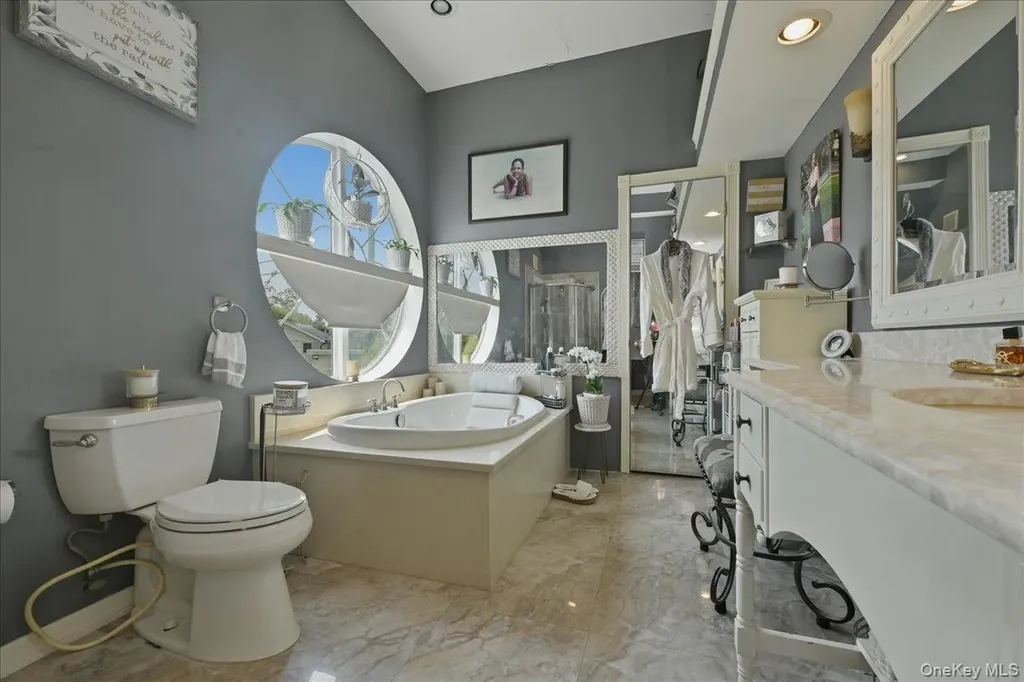 844 Park Lane North Woodmere NY 11581