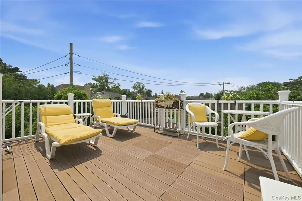 844 Park Lane North Woodmere NY 11581