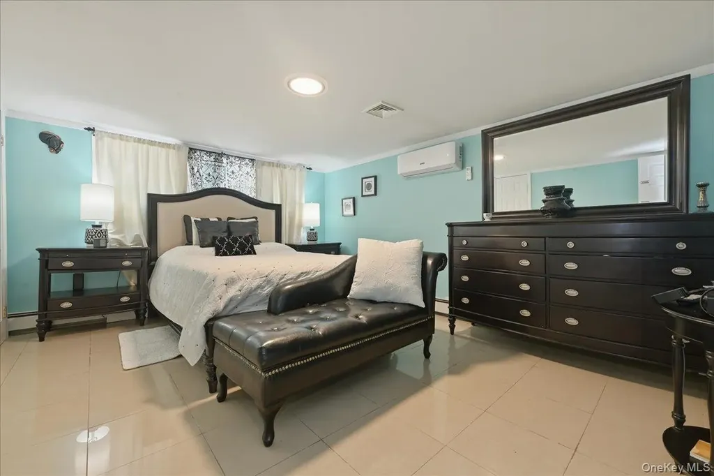 844 Park Lane North Woodmere NY 11581