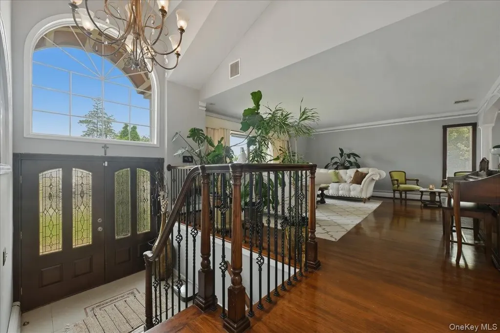 844 Park Lane North Woodmere NY 11581