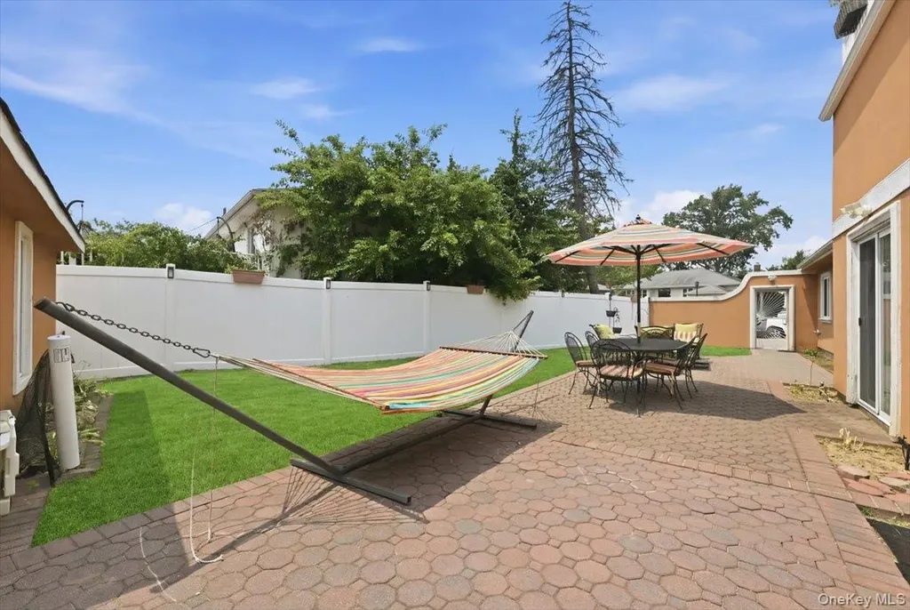 844 Park Lane North Woodmere NY 11581
