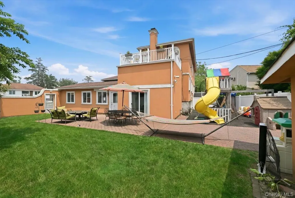 844 Park Lane North Woodmere NY 11581
