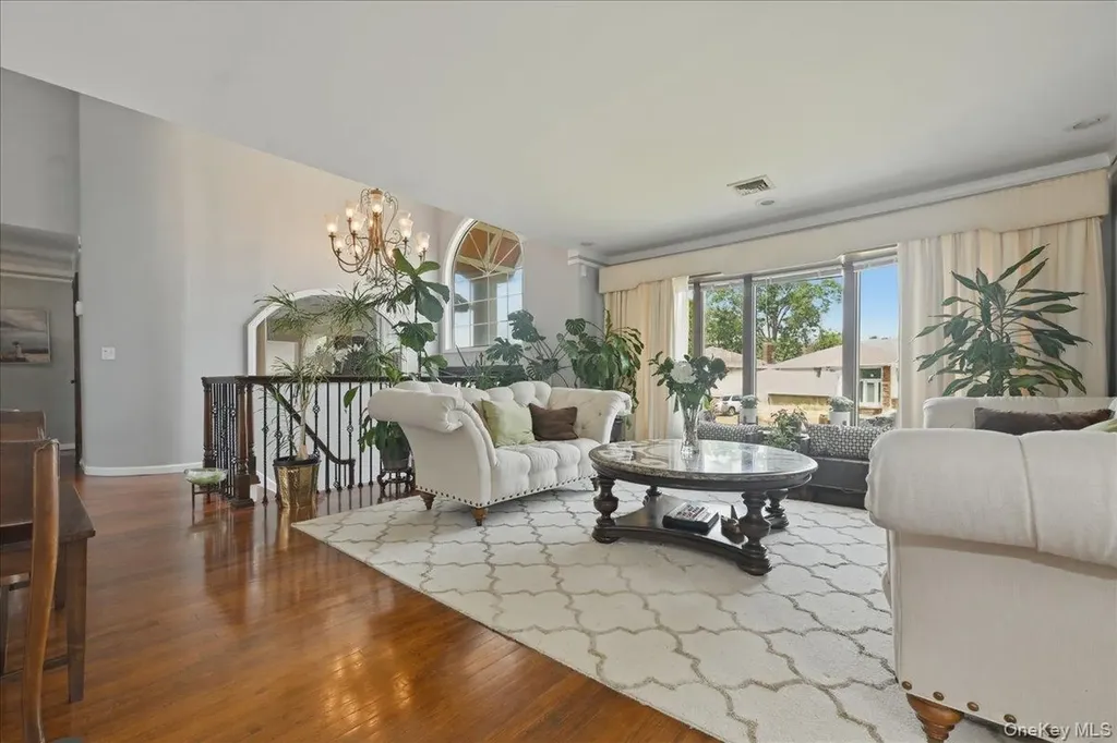 844 Park Lane North Woodmere NY 11581