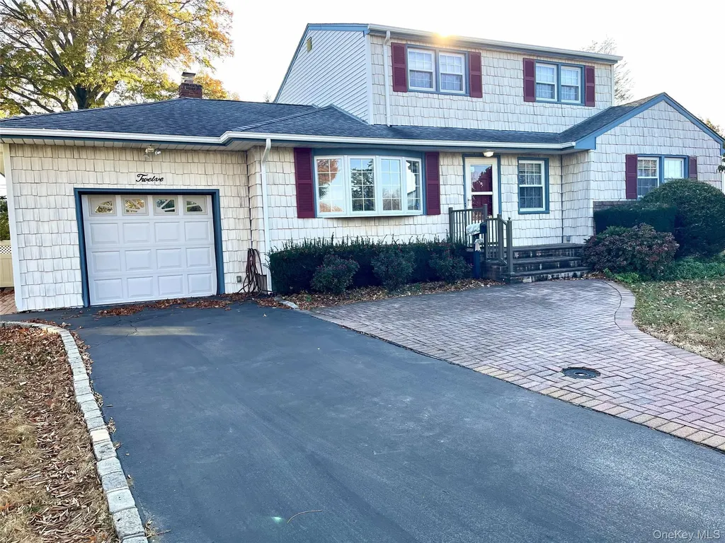 12 Lenore Avenue Hicksville NY 11801