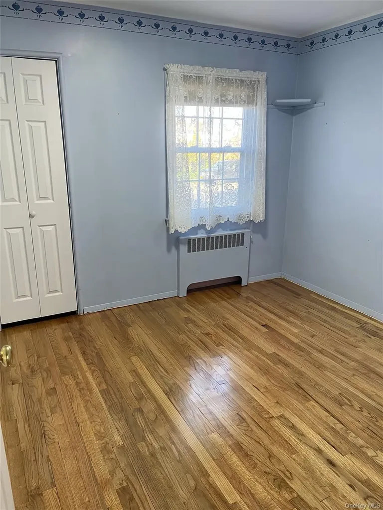 12 Lenore Avenue Hicksville NY 11801