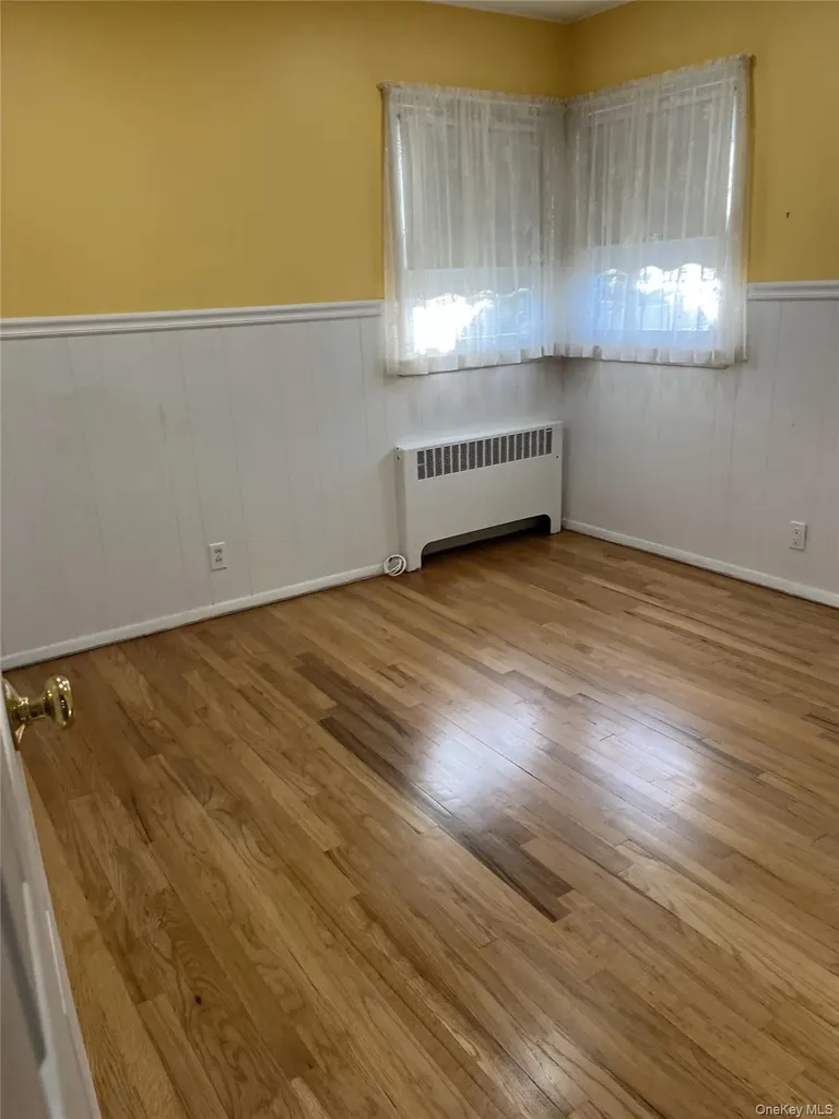 12 Lenore Avenue Hicksville NY 11801