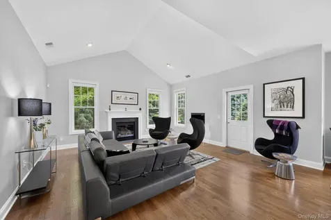 1 Maggie May Way Cold Spring NY 10516