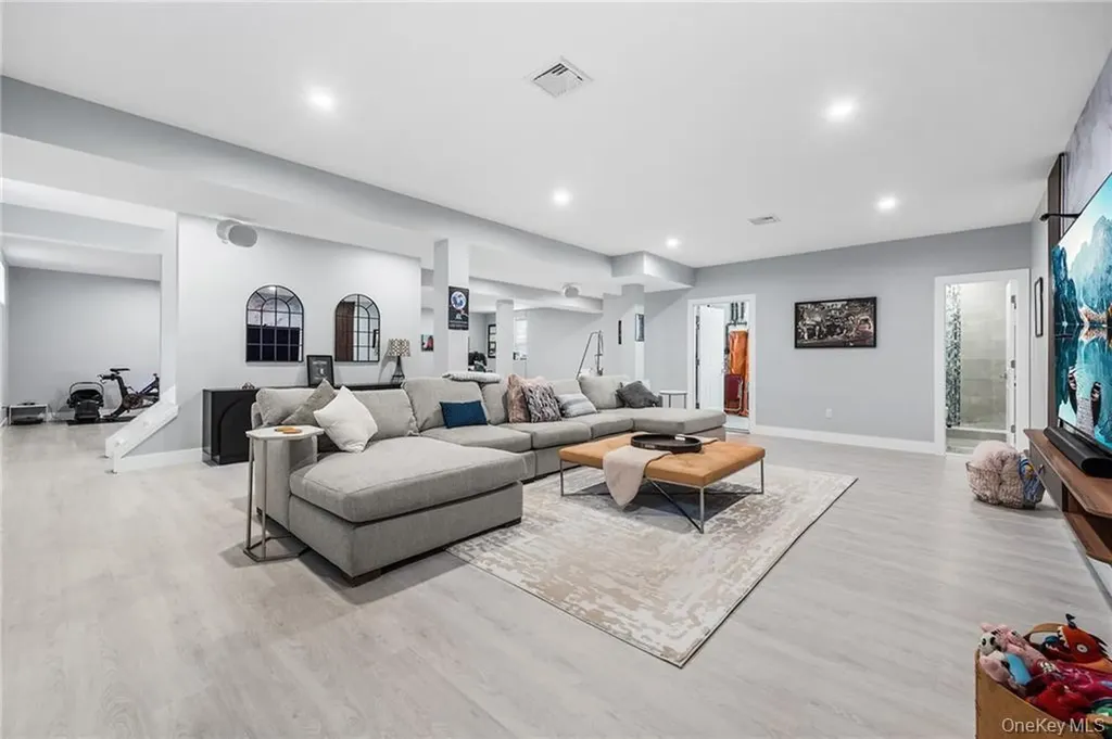4037 Jean Avenue Bethpage NY 11714